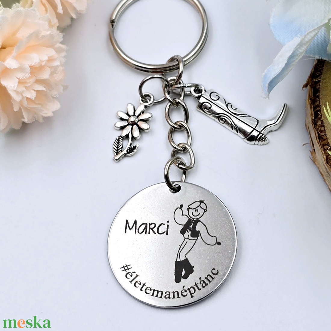 Néptáncosnak ajándék - néptáncos kulcstartó grafikával, egyedi névvel, felirattal - táska & tok - kulcstartó & táskadísz - kulcstartó - Meska.hu