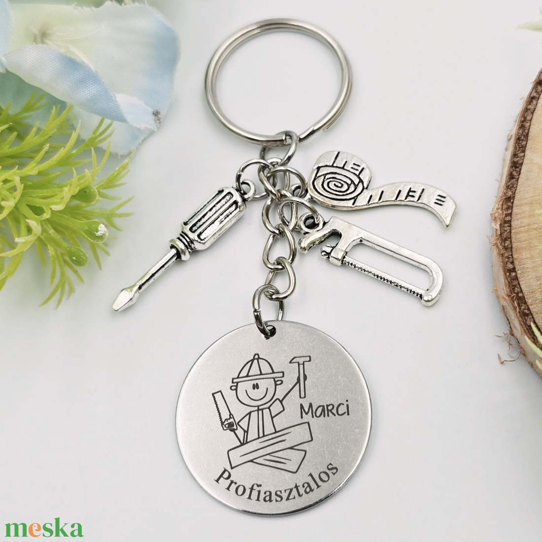 Asztalosnak ajándék - asztalos kulcstartó grafikával, egyedi névvel, felirattal - táska & tok - kulcstartó & táskadísz - kulcstartó - Meska.hu