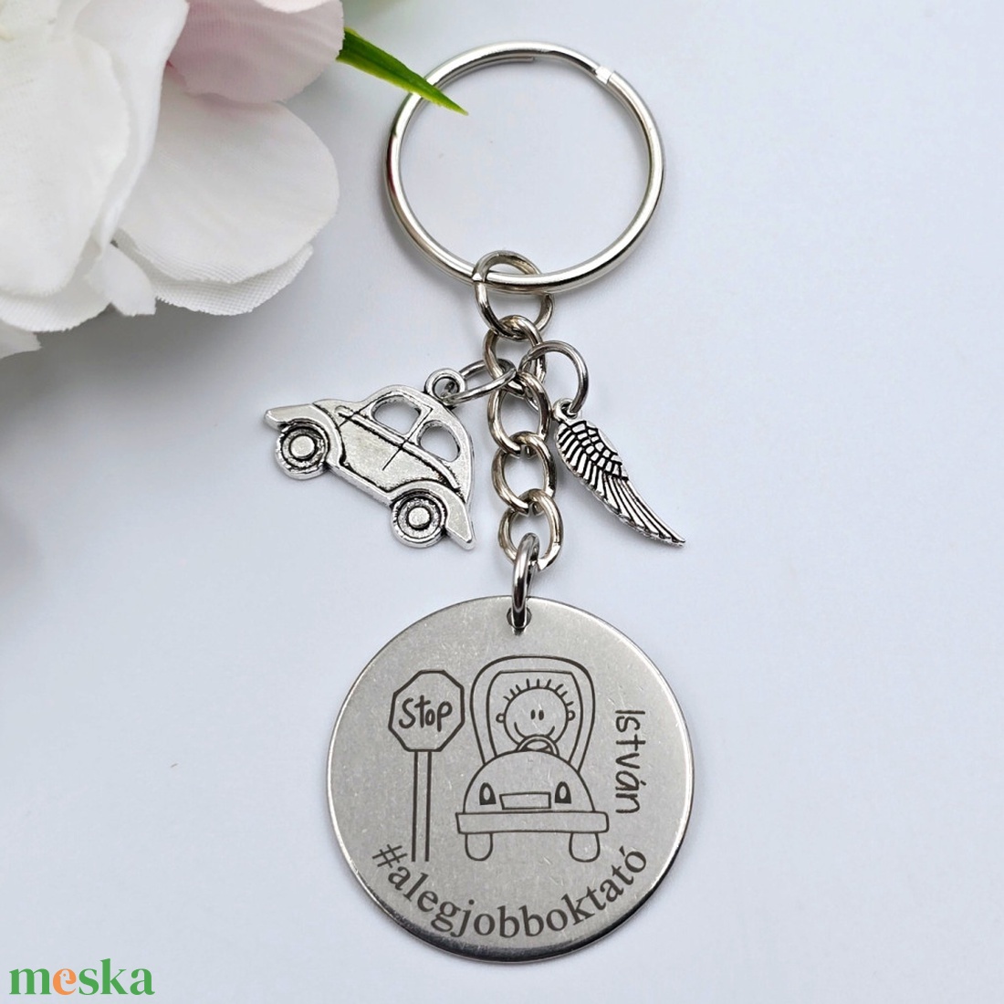 Vezetésoktatónak ajándék - vezetésoktató kulcstartó grafikával, egyedi névvel, felirattal - táska & tok - kulcstartó & táskadísz - kulcstartó - Meska.hu