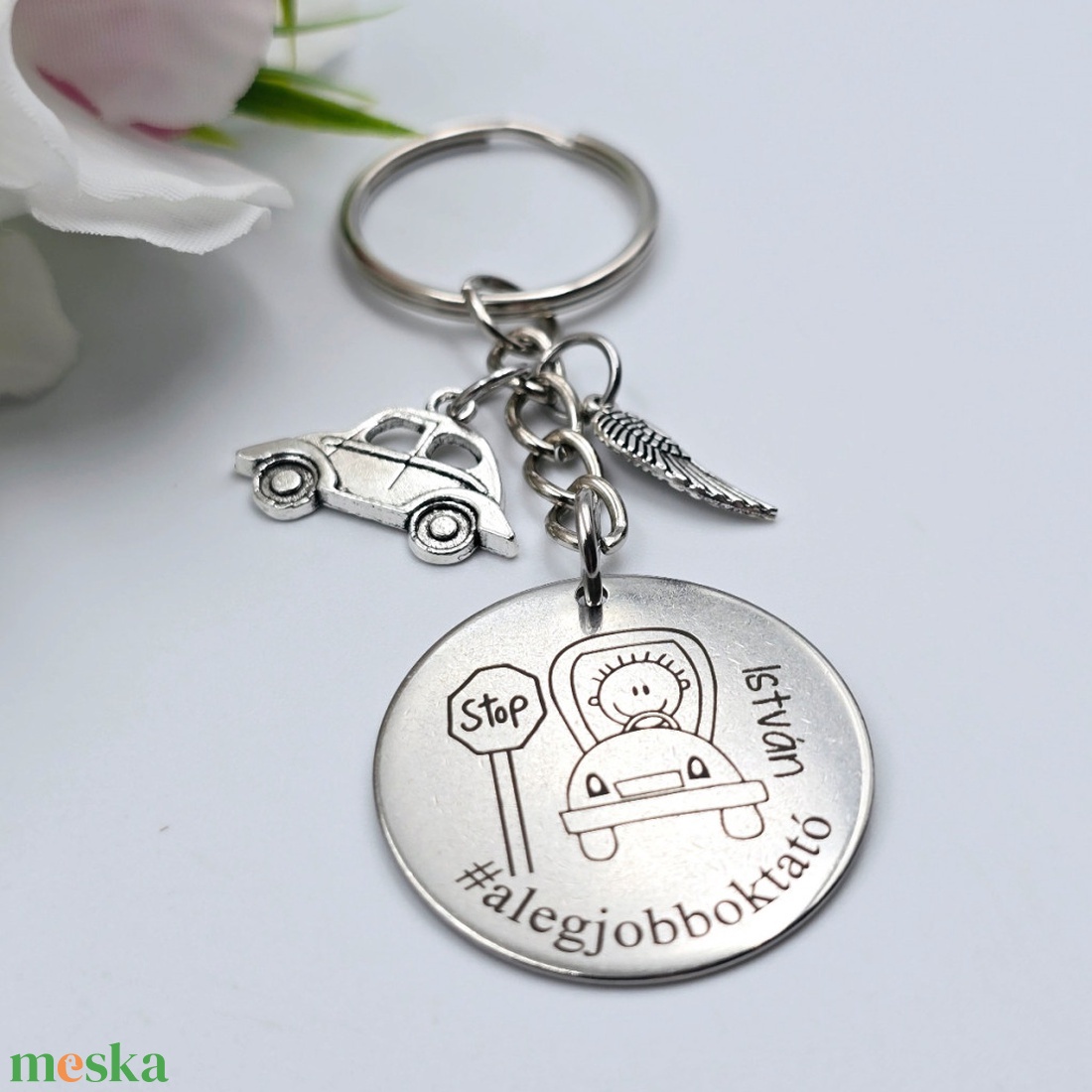 Vezetésoktatónak ajándék - vezetésoktató kulcstartó grafikával, egyedi névvel, felirattal - táska & tok - kulcstartó & táskadísz - kulcstartó - Meska.hu