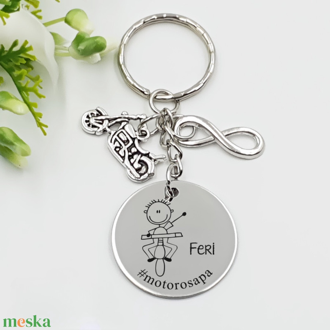 Motorosnak ajándék - motoros kulcstartó grafikával, egyedi névvel, felirattal - táska & tok - kulcstartó & táskadísz - kulcstartó - Meska.hu