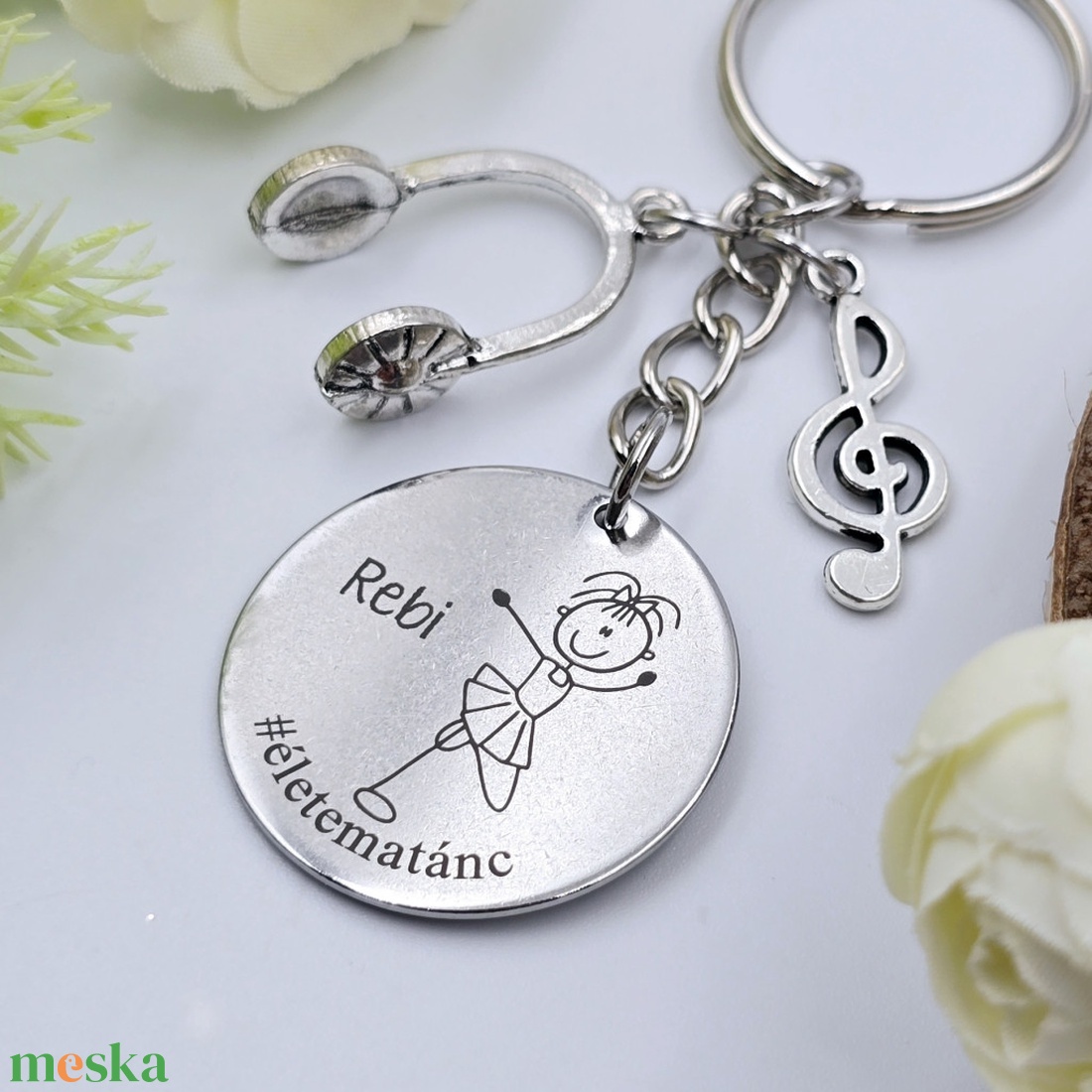 Táncosnőnek ajándék - táncosnő kulcstartó grafikával, egyedi névvel, felirattal - táska & tok - kulcstartó & táskadísz - kulcstartó - Meska.hu