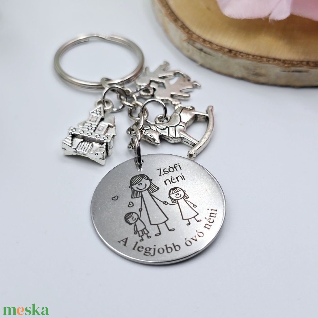 Óvónőnek ajándék - óvónéni kulcstartó grafikával, egyedi névvel, felirattal - táska & tok - kulcstartó & táskadísz - kulcstartó - Meska.hu