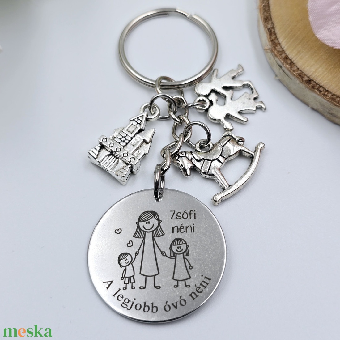 Óvónőnek ajándék - óvónéni kulcstartó grafikával, egyedi névvel, felirattal - táska & tok - kulcstartó & táskadísz - kulcstartó - Meska.hu