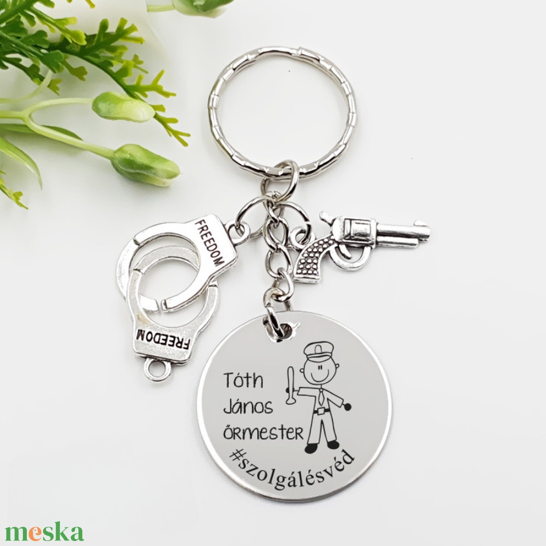 Rendőrnek ajándék - rendőr kulcstartó grafikával, egyedi névvel, felirattal - táska & tok - kulcstartó & táskadísz - kulcstartó - Meska.hu