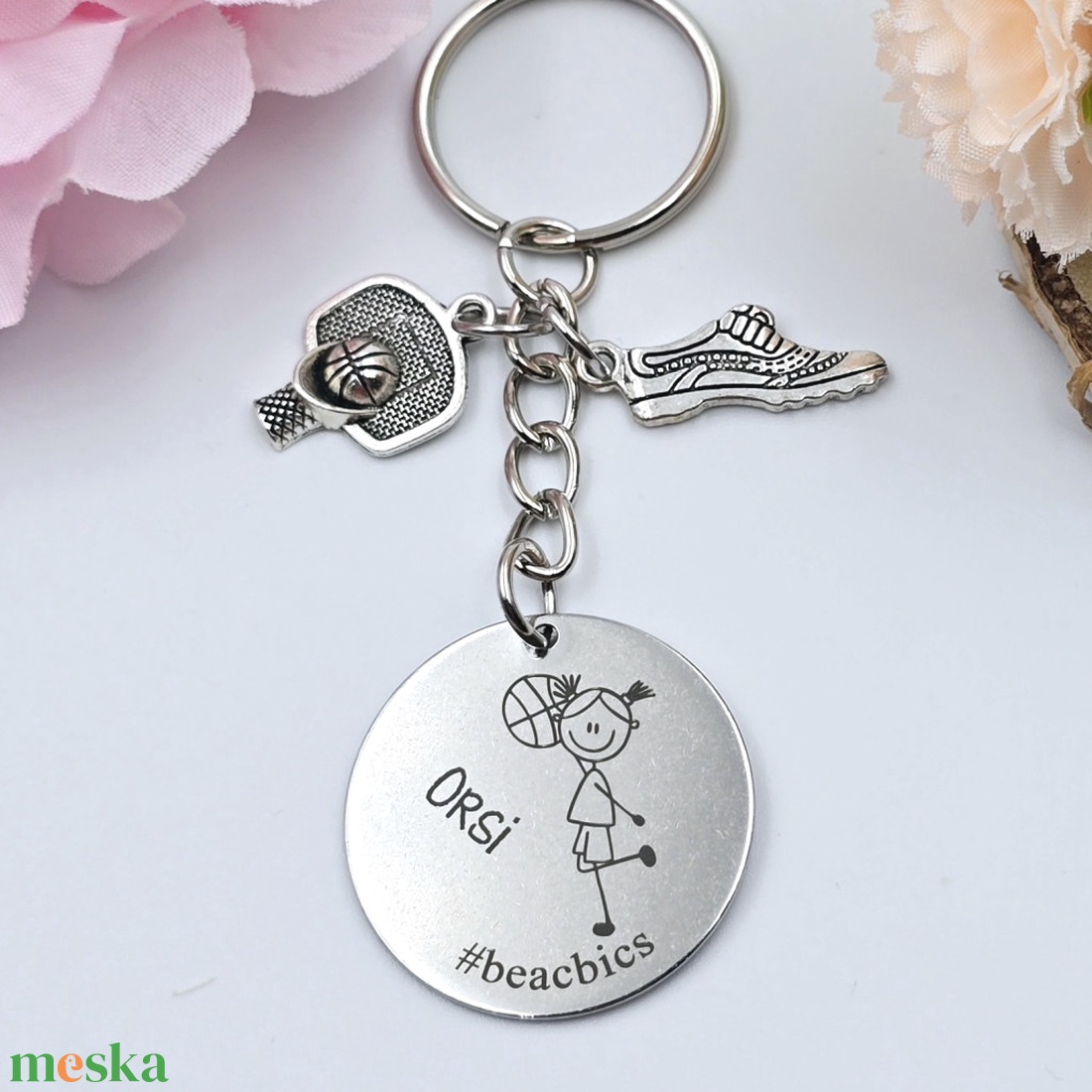 Kosárlabdázónak ajándék - kosaras női kulcstartó grafikával, egyedi névvel, felirattal - táska & tok - kulcstartó & táskadísz - kulcstartó - Meska.hu