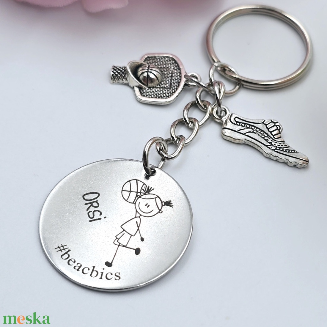 Kosárlabdázónak ajándék - kosaras női kulcstartó grafikával, egyedi névvel, felirattal - táska & tok - kulcstartó & táskadísz - kulcstartó - Meska.hu