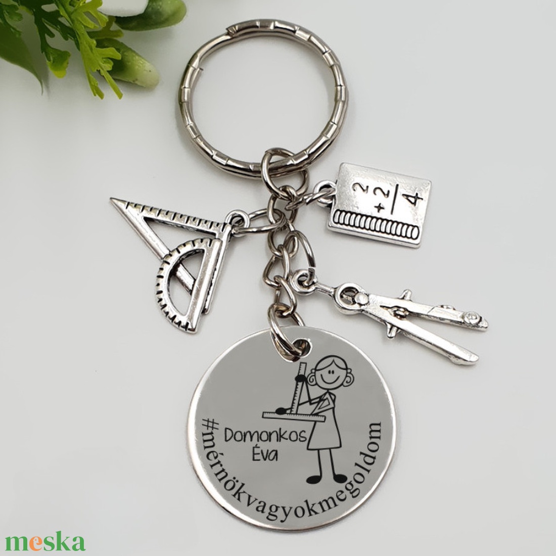 Mérnöknőnek ajándék - mérnöknő kulcstartó grafikával, egyedi névvel, felirattal - táska & tok - kulcstartó & táskadísz - kulcstartó - Meska.hu