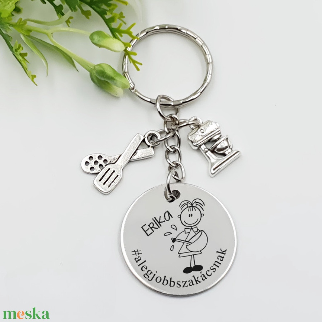 Szakácsnőnek ajándék - szakácsnő kulcstartó grafikával, egyedi névvel, felirattal - táska & tok - kulcstartó & táskadísz - kulcstartó - Meska.hu