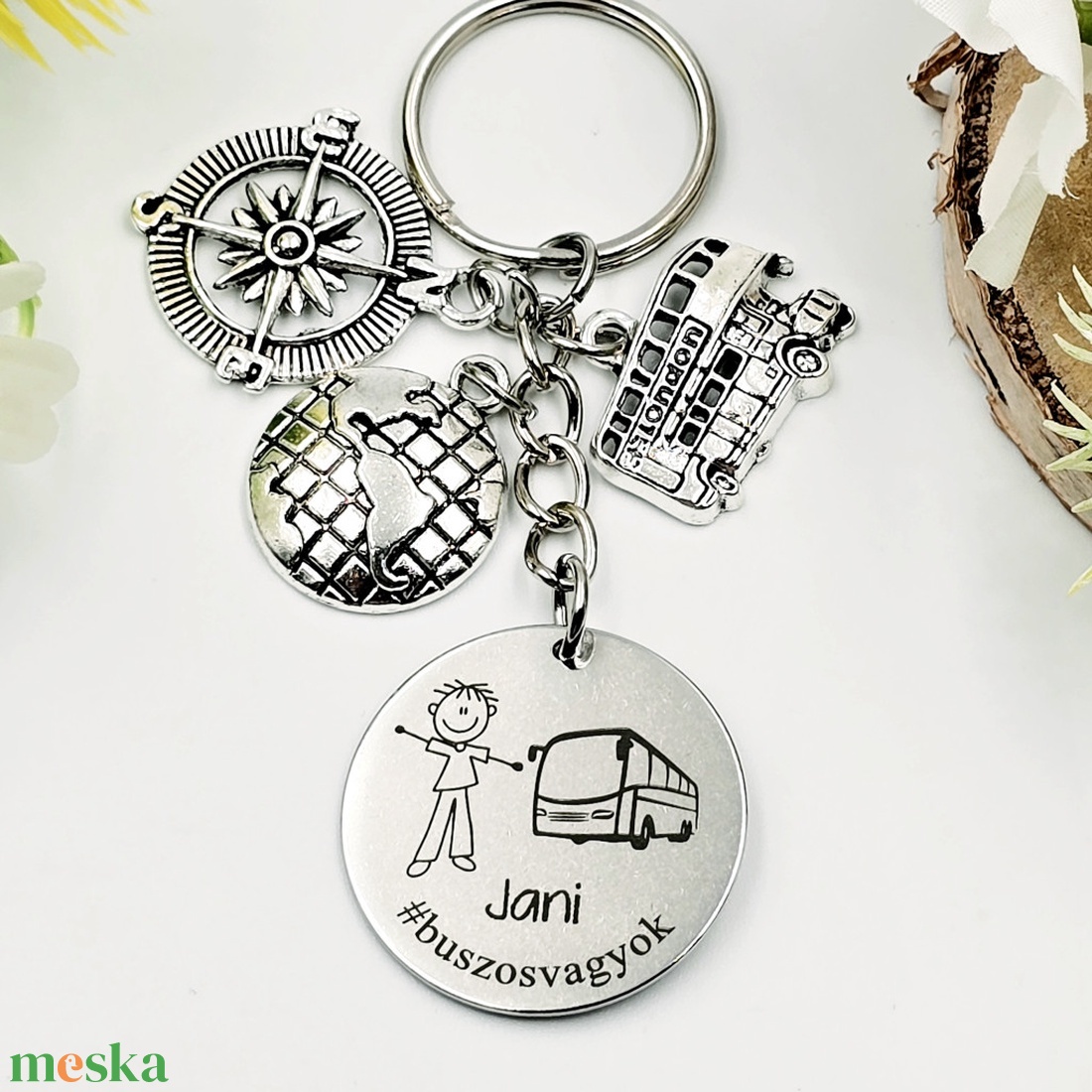 Buszsofőrnek ajándék - buszsofőr kulcstartó grafikával, egyedi névvel, felirattal - táska & tok - kulcstartó & táskadísz - kulcstartó - Meska.hu