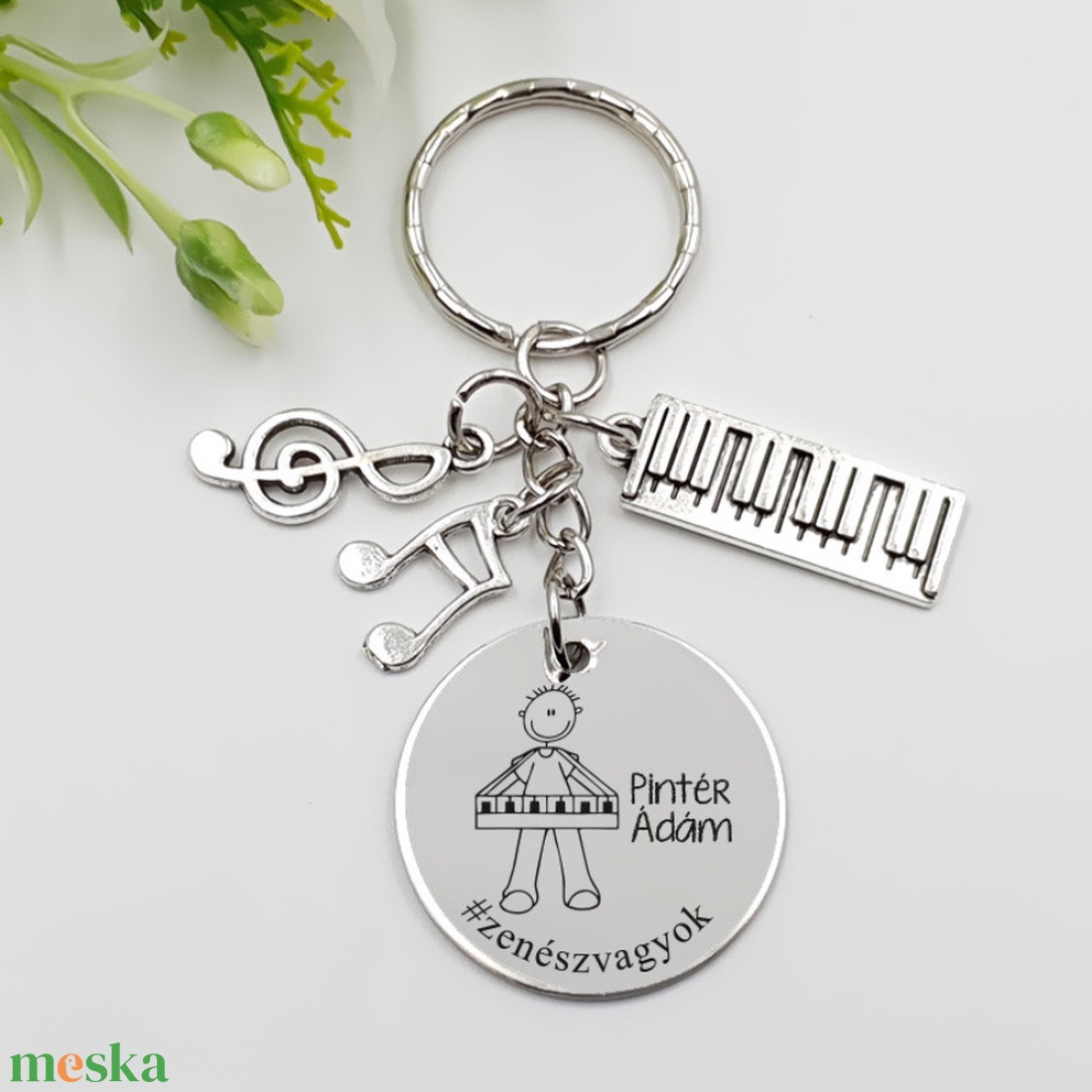 Zenésznek ajándék - zenész kulcstartó grafikával, egyedi névvel, felirattal - táska & tok - kulcstartó & táskadísz - kulcstartó - Meska.hu