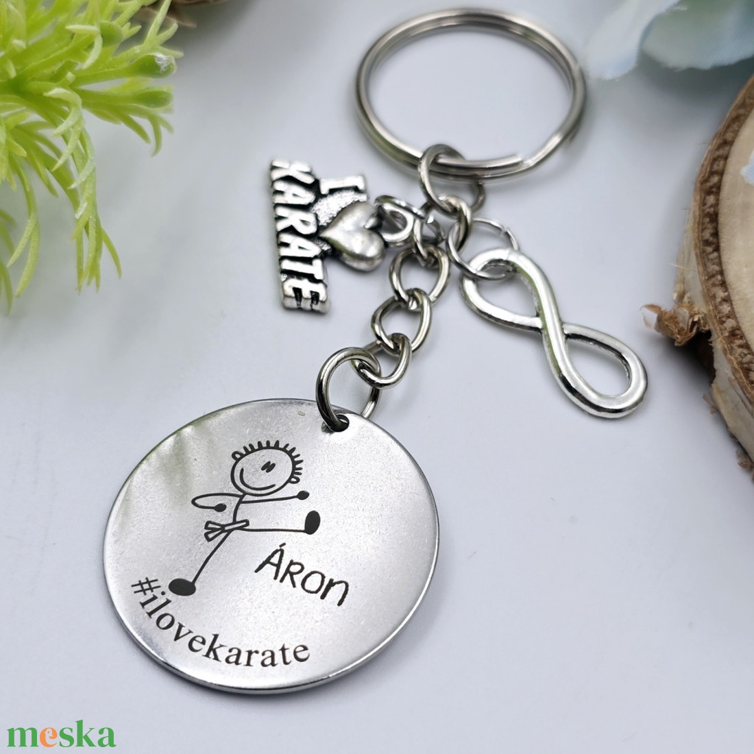Karatésnak ajándék - karatés kulcstartó grafikával, egyedi névvel, felirattal - táska & tok - kulcstartó & táskadísz - kulcstartó - Meska.hu