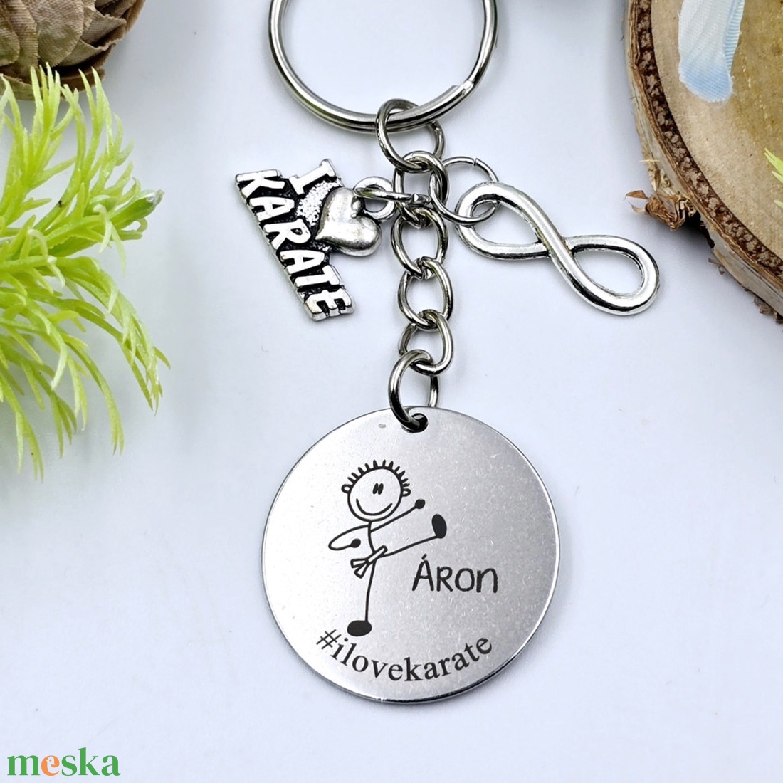 Karatésnak ajándék - karatés kulcstartó grafikával, egyedi névvel, felirattal - táska & tok - kulcstartó & táskadísz - kulcstartó - Meska.hu
