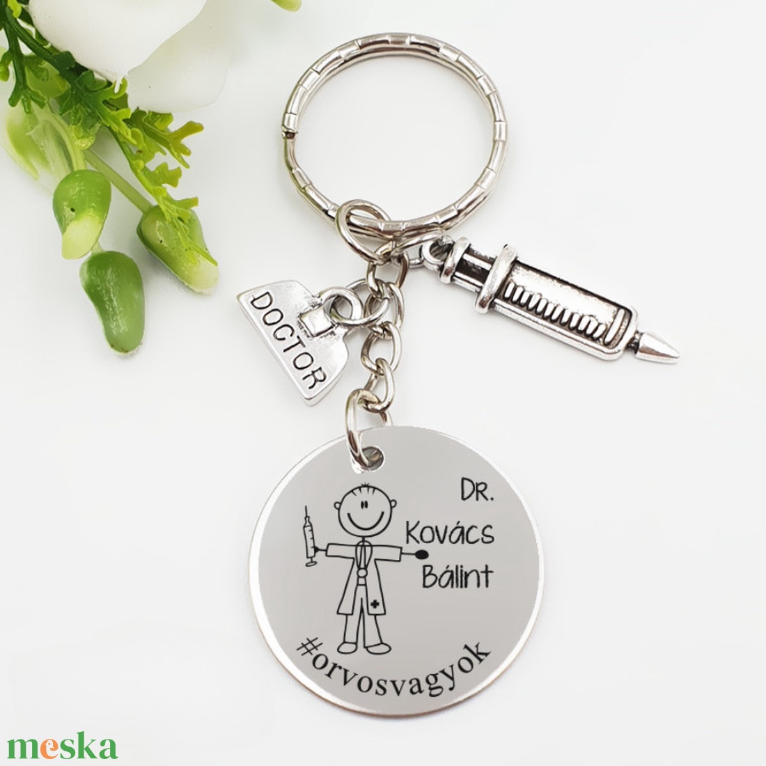 Doktornak ajándék - orvos kulcstartó grafikával, egyedi névvel, felirattal - táska & tok - kulcstartó & táskadísz - kulcstartó - Meska.hu