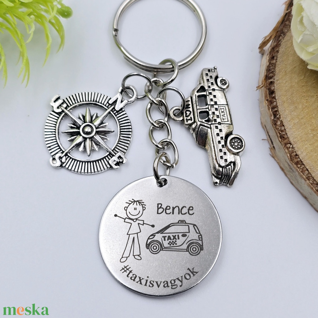 Taxisnak ajándék - taxis kulcstartó grafikával, egyedi névvel, felirattal - táska & tok - kulcstartó & táskadísz - kulcstartó - Meska.hu