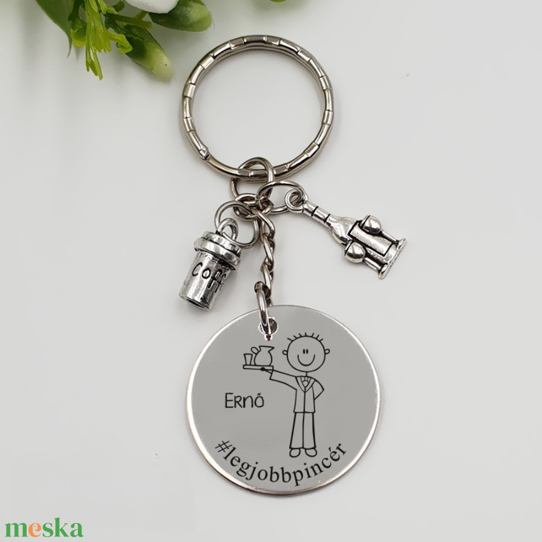 Pincérnek ajándék - pincér kulcstartó grafikával, egyedi névvel, felirattal - táska & tok - kulcstartó & táskadísz - kulcstartó - Meska.hu