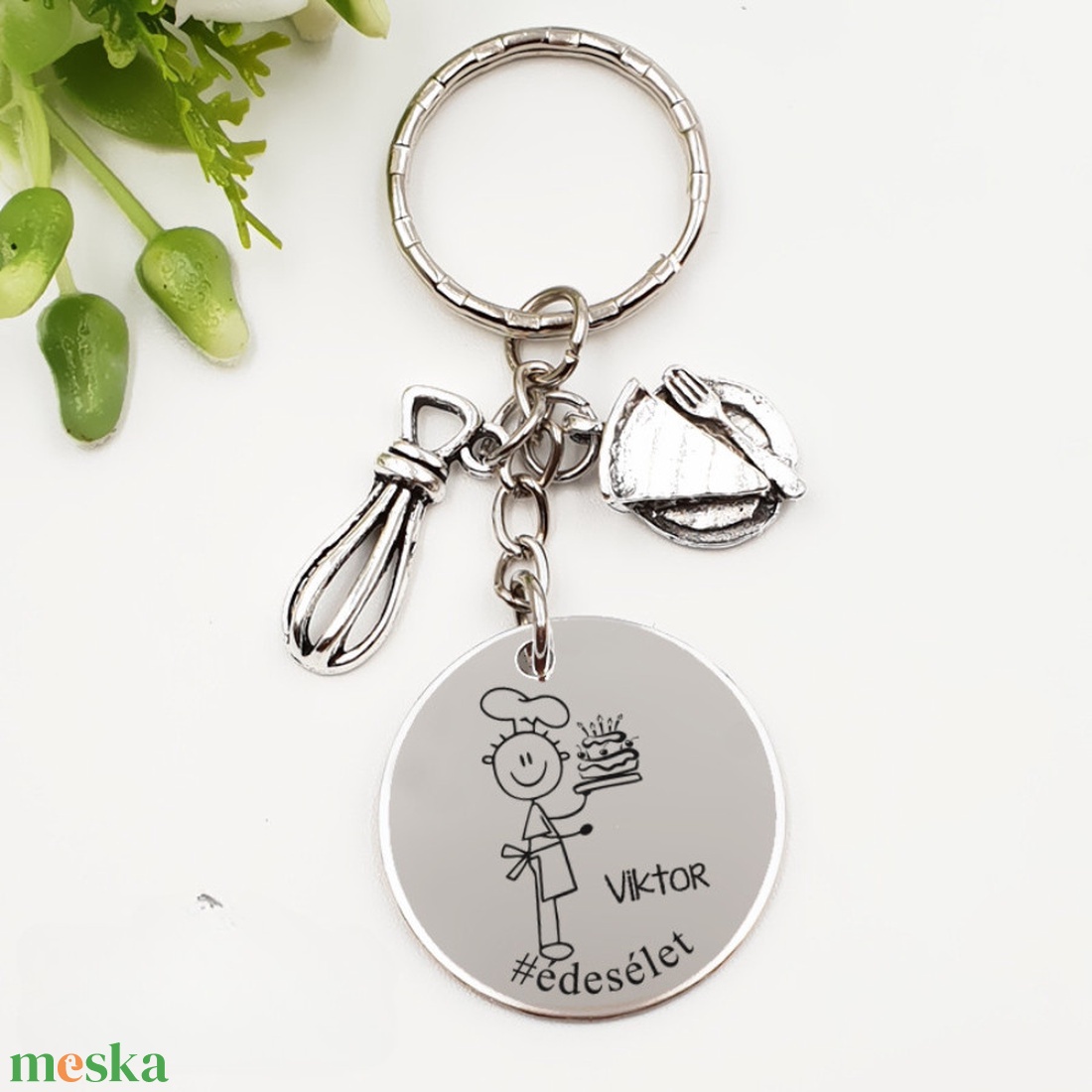 Cukrásznak ajándék - cukrász kulcstartó grafikával, egyedi névvel, felirattal - táska & tok - kulcstartó & táskadísz - kulcstartó - Meska.hu