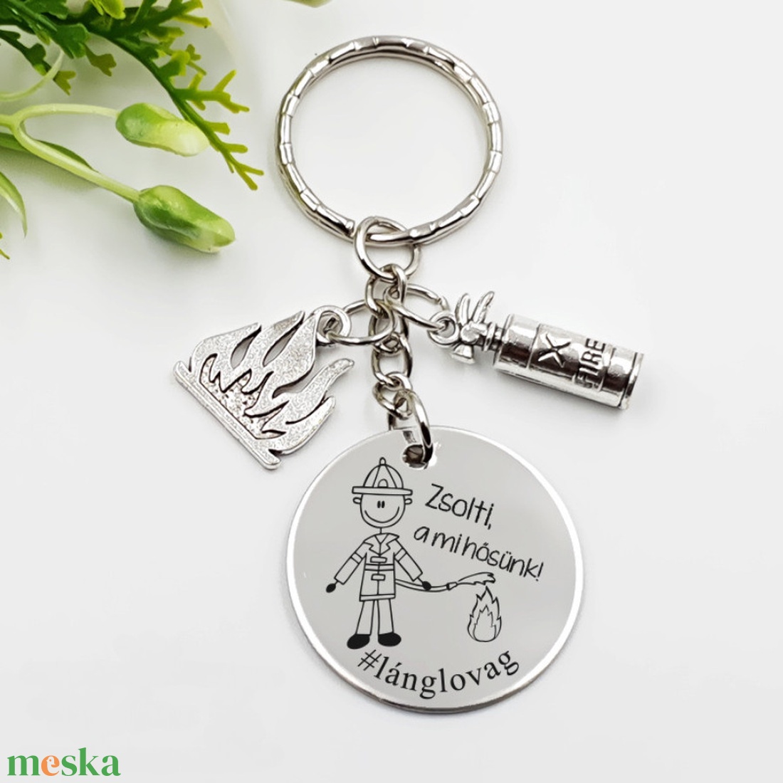 Tűzoltónak ajándék - tűzoltó kulcstartó grafikával, egyedi névvel, felirattal - táska & tok - kulcstartó & táskadísz - kulcstartó - Meska.hu