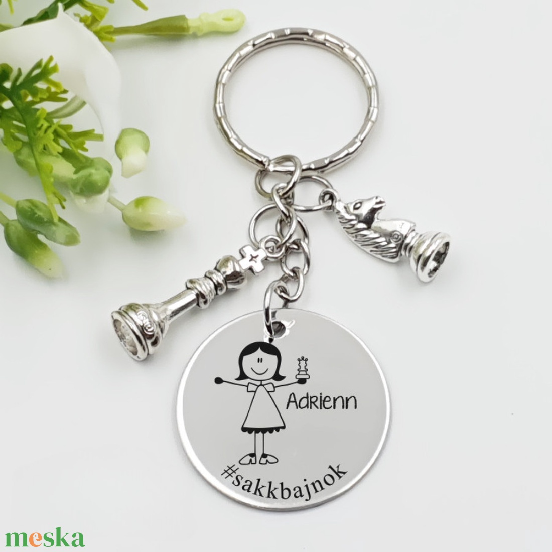 Sakkozónak ajándék - sakkozónő kulcstartó grafikával, egyedi névvel, felirattal - táska & tok - kulcstartó & táskadísz - kulcstartó - Meska.hu