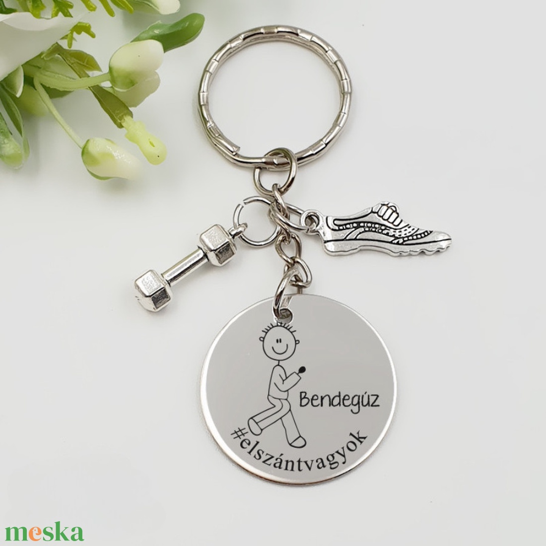 Futónak ajándék - futó kulcstartó grafikával, egyedi névvel, felirattal - táska & tok - kulcstartó & táskadísz - kulcstartó - Meska.hu