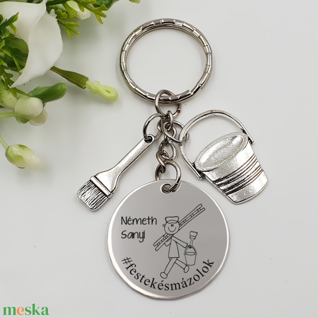 Szobafestőnek ajándék - szobafestő kulcstartó grafikával, egyedi névvel, felirattal - táska & tok - kulcstartó & táskadísz - kulcstartó - Meska.hu