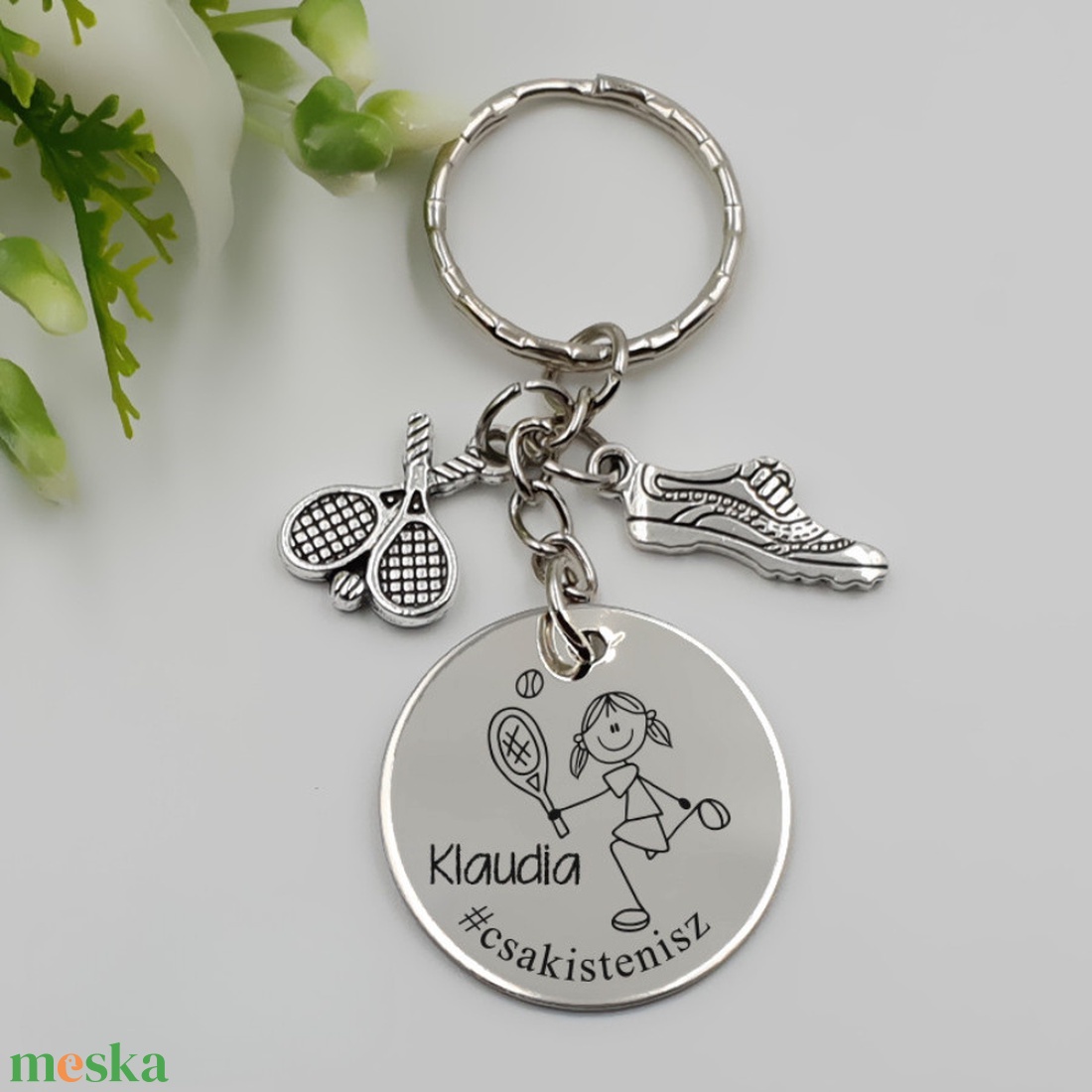 Teniszezőnek ajándék - teniszezőnő kulcstartó grafikával, egyedi névvel, felirattal - táska & tok - kulcstartó & táskadísz - kulcstartó - Meska.hu