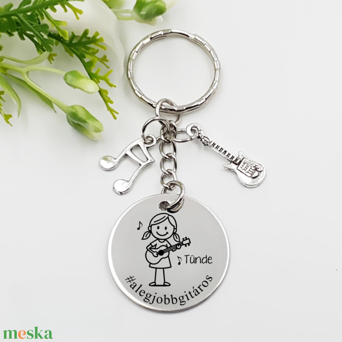 Gitárosnak ajándék - gitárosnő kulcstartó grafikával, egyedi névvel, felirattal - táska & tok - kulcstartó & táskadísz - kulcstartó - Meska.hu