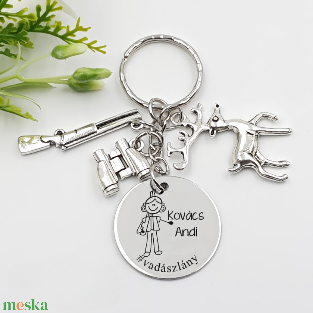 Vadásznak ajándék - vadásznő kulcstartó grafikával, egyedi névvel, felirattal - táska & tok - kulcstartó & táskadísz - kulcstartó - Meska.hu