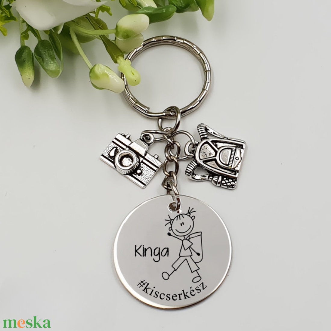 Természetjárónak ajándék - természetjáró női kulcstartó grafikával, egyedi névvel, felirattal - táska & tok - kulcstartó & táskadísz - kulcstartó - Meska.hu