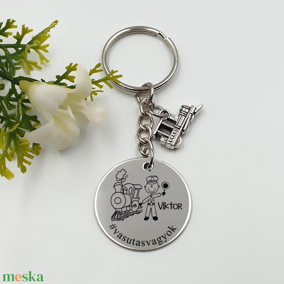 Vasutasnak ajándék - vasutas kulcstartó grafikával, egyedi névvel, felirattal - táska & tok - kulcstartó & táskadísz - kulcstartó - Meska.hu