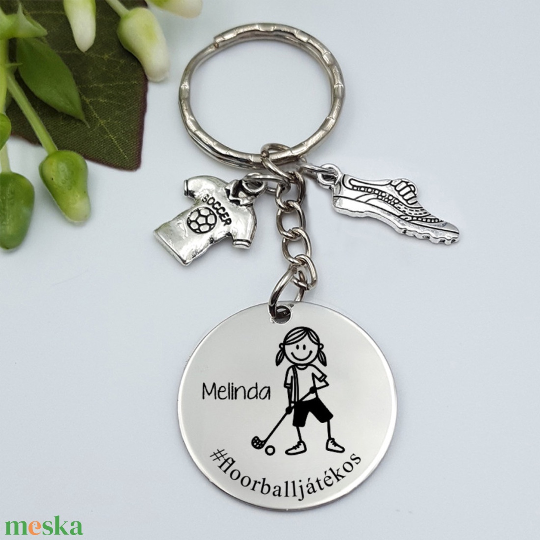 Floorball játékosnak ajándék - floorballos női kulcstartó grafikával, egyedi névvel, felirattal - táska & tok - kulcstartó & táskadísz - kulcstartó - Meska.hu