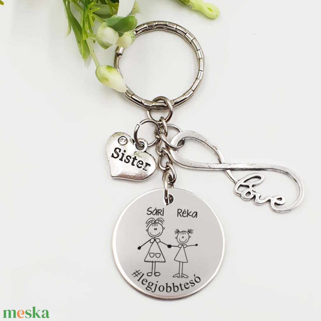 Lánytestvérnek ajándék - testvér kulcstartó grafikával, egyedi névvel, felirattal - táska & tok - kulcstartó & táskadísz - kulcstartó - Meska.hu