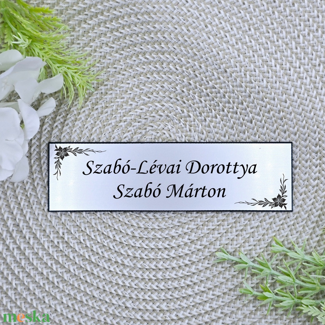 Névtábla egyedi gravírozással virágos mintával � ajtóra, postaládára 02 - otthon & életmód - ház & kert - névtábla - Meska.hu