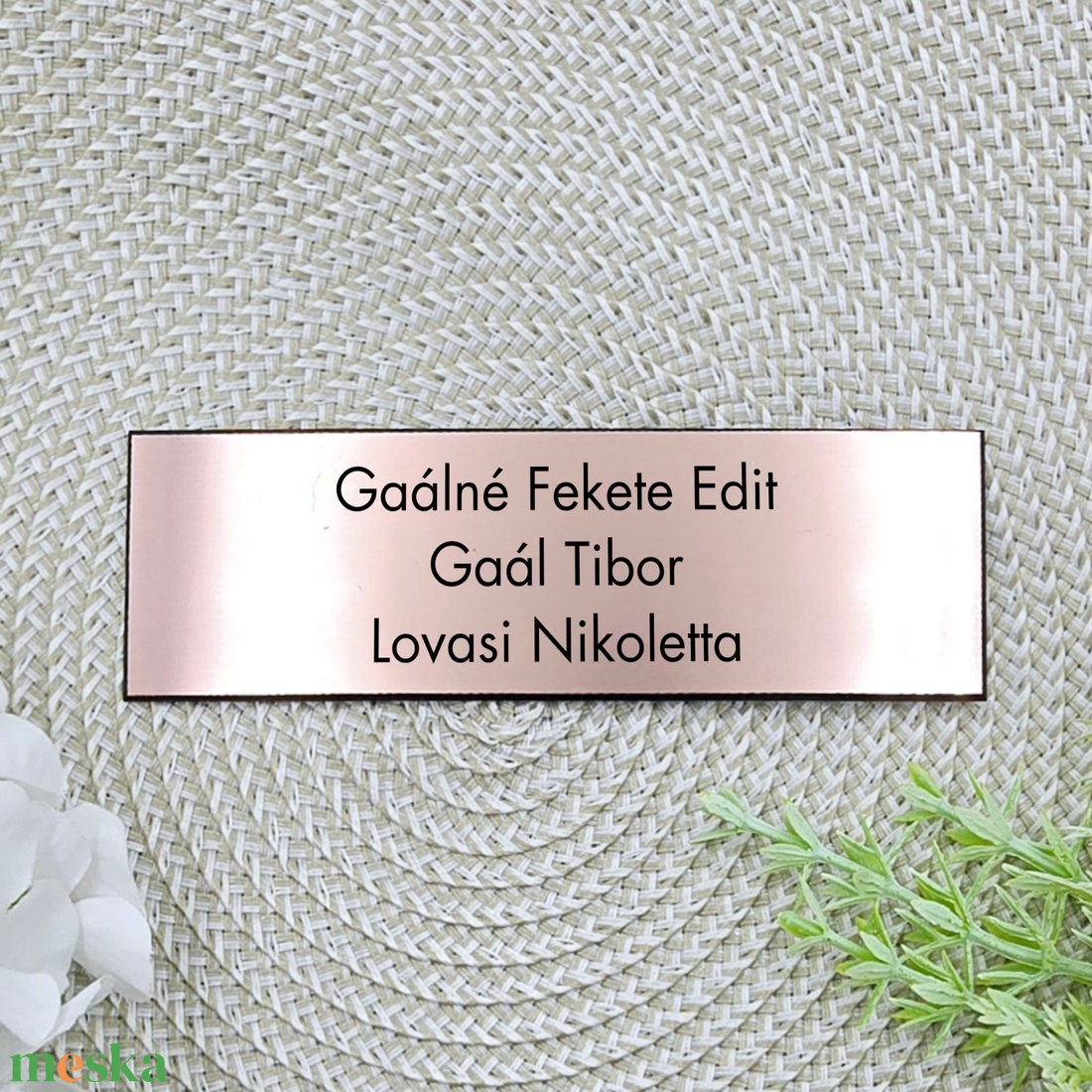 Névtábla egyedi gravírozással modern stílusban � ajtóra, postaládára 03 - otthon & életmód - ház & kert - névtábla - Meska.hu
