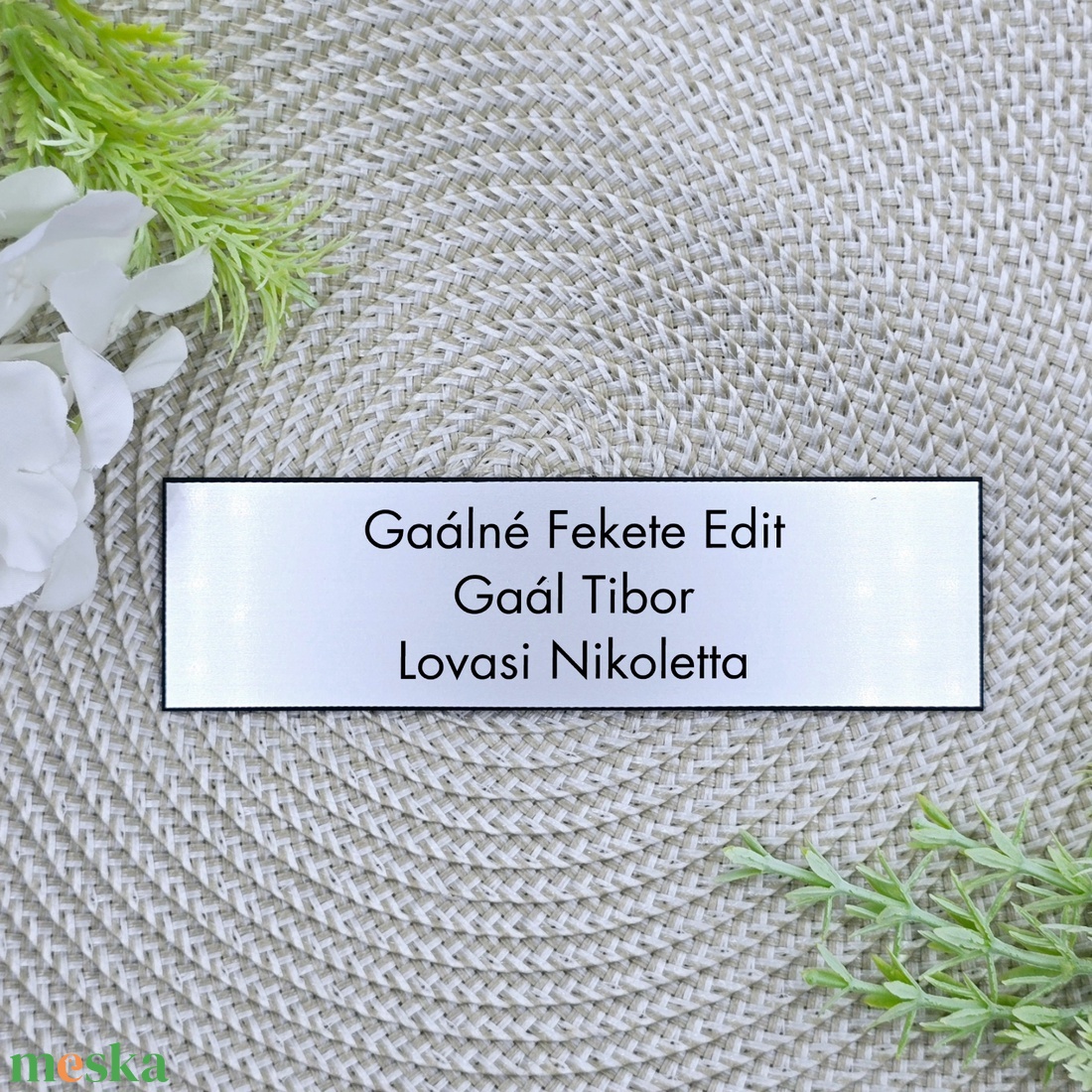 Névtábla egyedi gravírozással modern stílusban � ajtóra, postaládára 03 - otthon & életmód - ház & kert - névtábla - Meska.hu