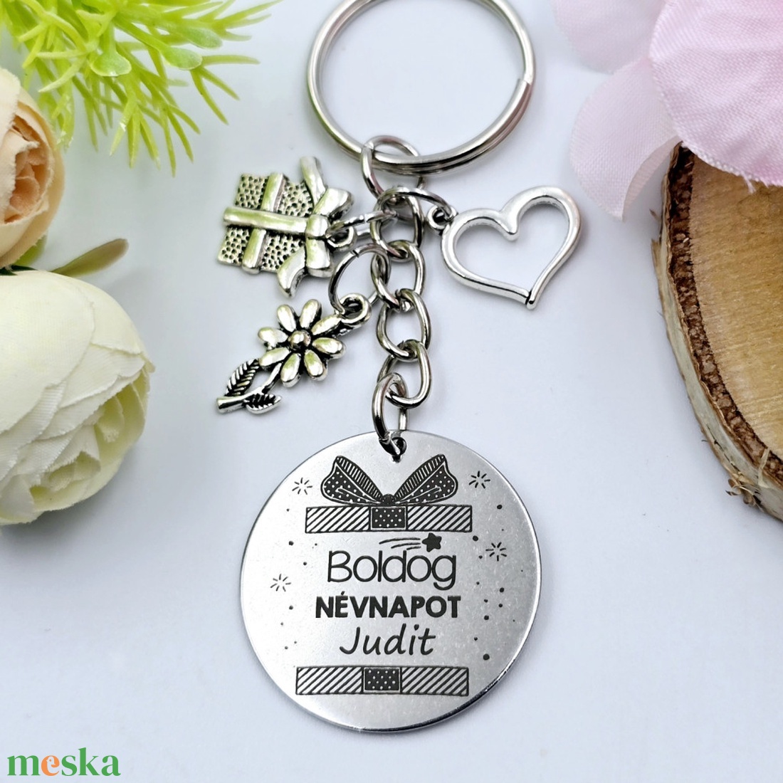 Ajándék névnapra - saját neves kulcstartó nőknek - táska & tok - kulcstartó & táskadísz - kulcstartó - Meska.hu