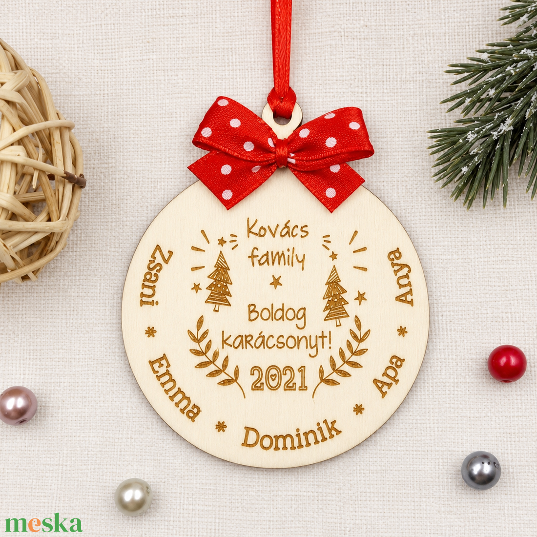 Gravírozott fa karácsonyfadísz egyedi nevekkel és családnévvel � Family - karácsony - karácsonyi lakásdekoráció - karácsonyfadíszek - Meska.hu