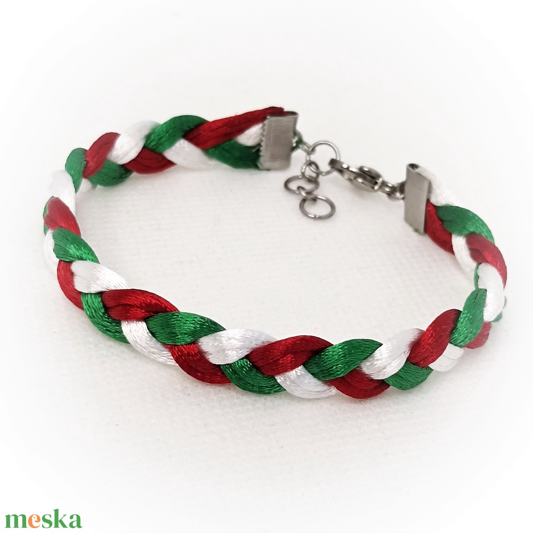 TRICOLOR - Piros-fehér-zöld duplaszálas szatén-selyemzsinór karkötő nemesacél szerelékkel - ékszer - karkötő - fonott karkötő - Meska.hu TRICOLOR - Piros-fehér-zöld duplaszálas szatén-selyemzsinór karkötő nemesacél szerelékkel - ékszer - karkötő - fonott karkötő - Meska.hu