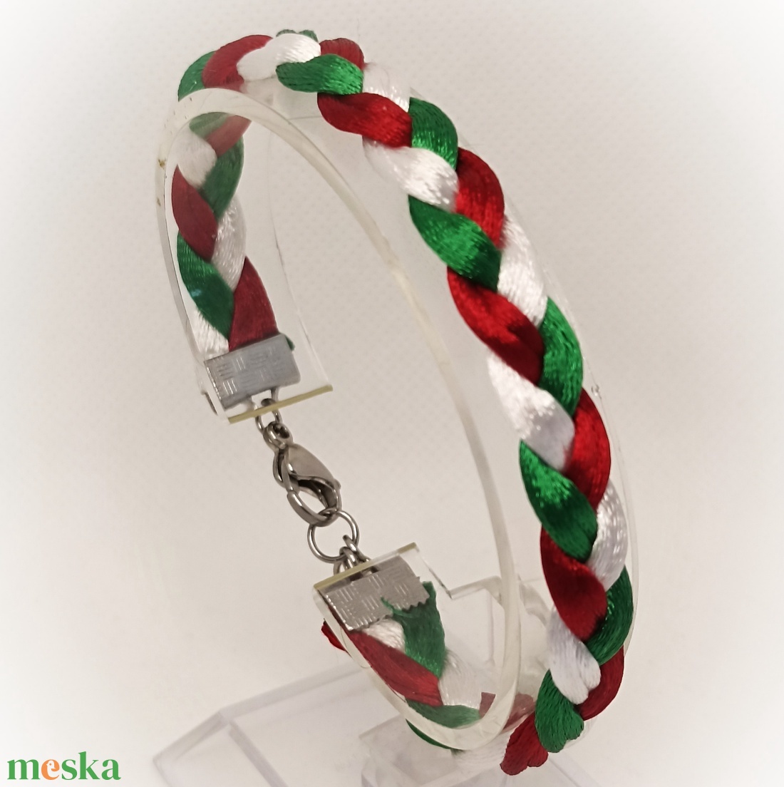 TRICOLOR - Piros-fehér-zöld duplaszálas szatén-selyemzsinór karkötő nemesacél szerelékkel - ékszer - karkötő - fonott karkötő - Meska.hu TRICOLOR - Piros-fehér-zöld duplaszálas szatén-selyemzsinór karkötő nemesacél szerelékkel - ékszer - karkötő - fonott karkötő - Meska.hu