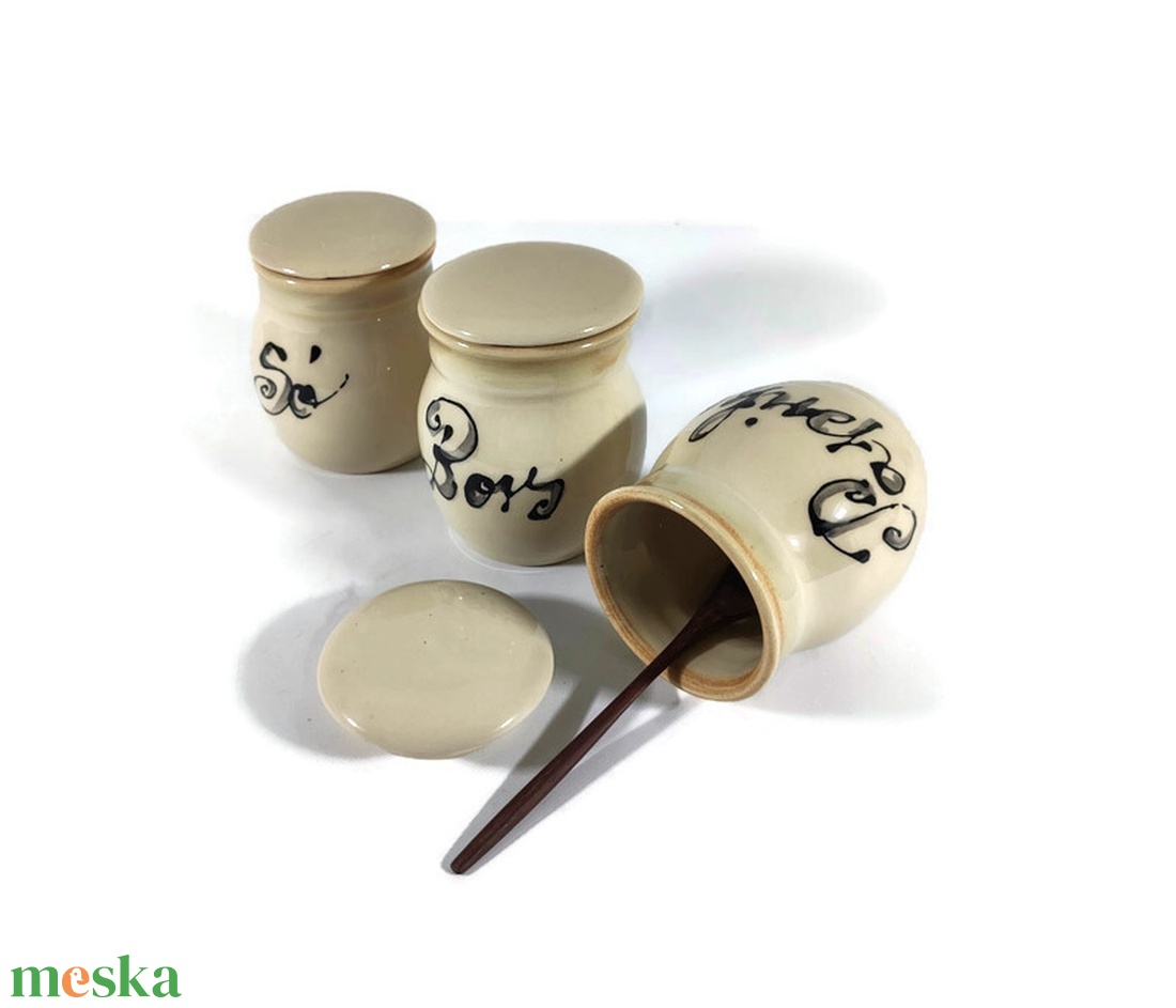 Kicsi fűszertartók, só bors, paprika - otthon & életmód - konyhafelszerelés, tálalás - konyhai tárolás - fűszertartó - Meska.hu