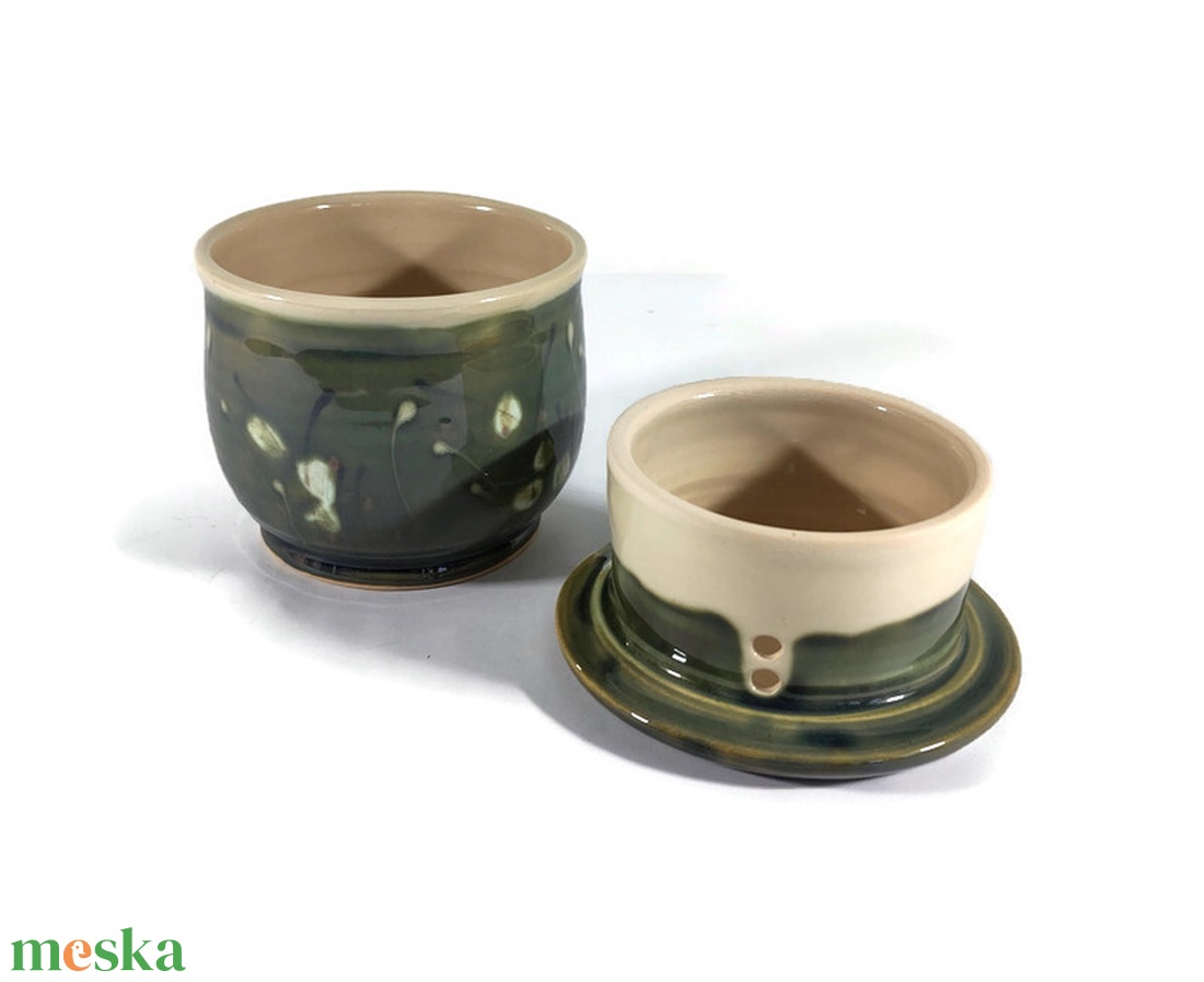 Vizes vajtartó olivazöld - otthon & életmód - konyhafelszerelés, tálalás - konyhai tárolás - méz & vajtartó - Meska.hu