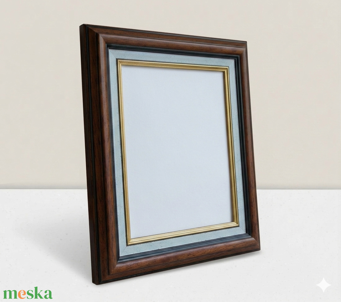 Klasszikus barna fa képkeret � arany díszcsíkkal és fehér betéttel - otthon & életmód - dekoráció - kép & falikép - képkeret - Meska.hu