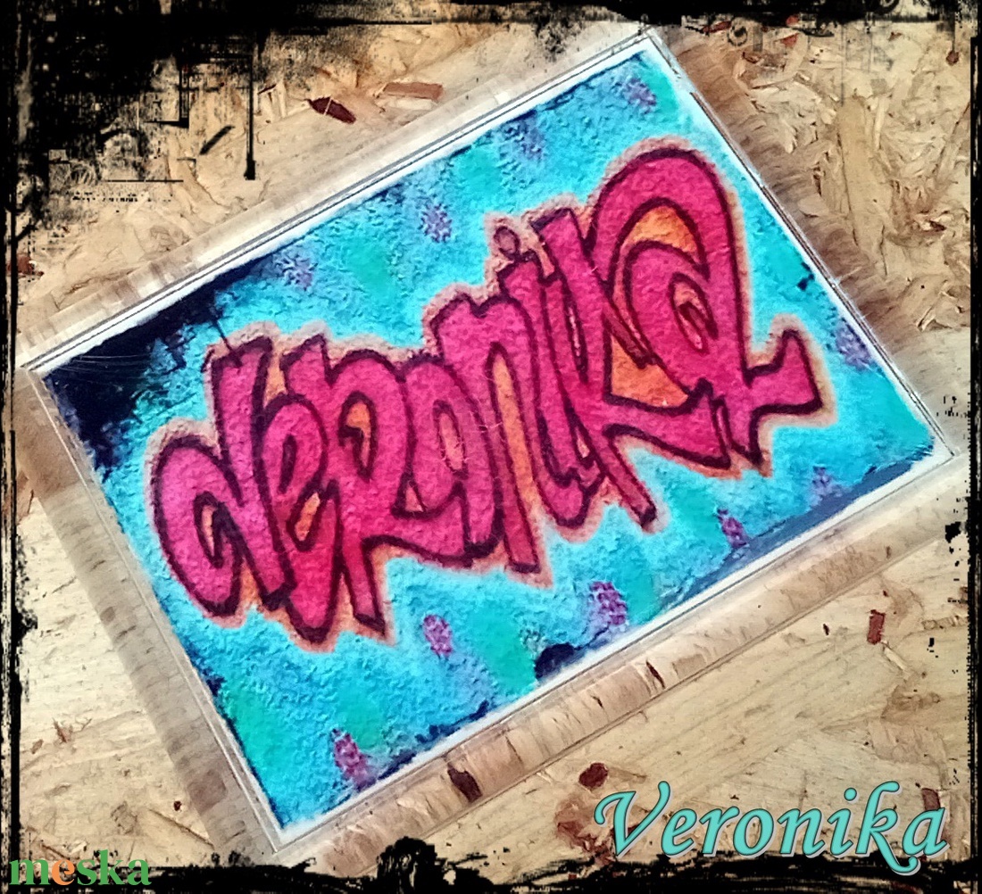 Neves graffitis hűtőmágnes-Veronika - otthon & életmód - konyhafelszerelés, tálalás - konyhai dekoráció - hűtőmágnes - Meska.hu