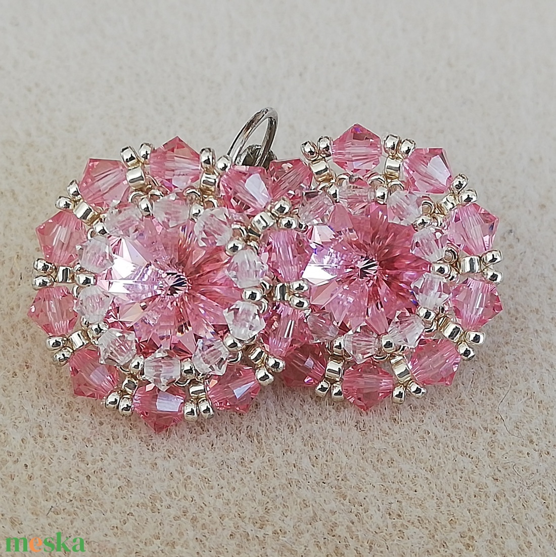 Swarovski kristályos, francia biztonsági alapra készült fülbevaló - ékszer - fülbevaló - lógós kerek fülbevaló - Meska.hu Swarovski kristályos, francia biztonsági alapra készült fülbevaló - ékszer - fülbevaló - lógós kerek fülbevaló - Meska.hu