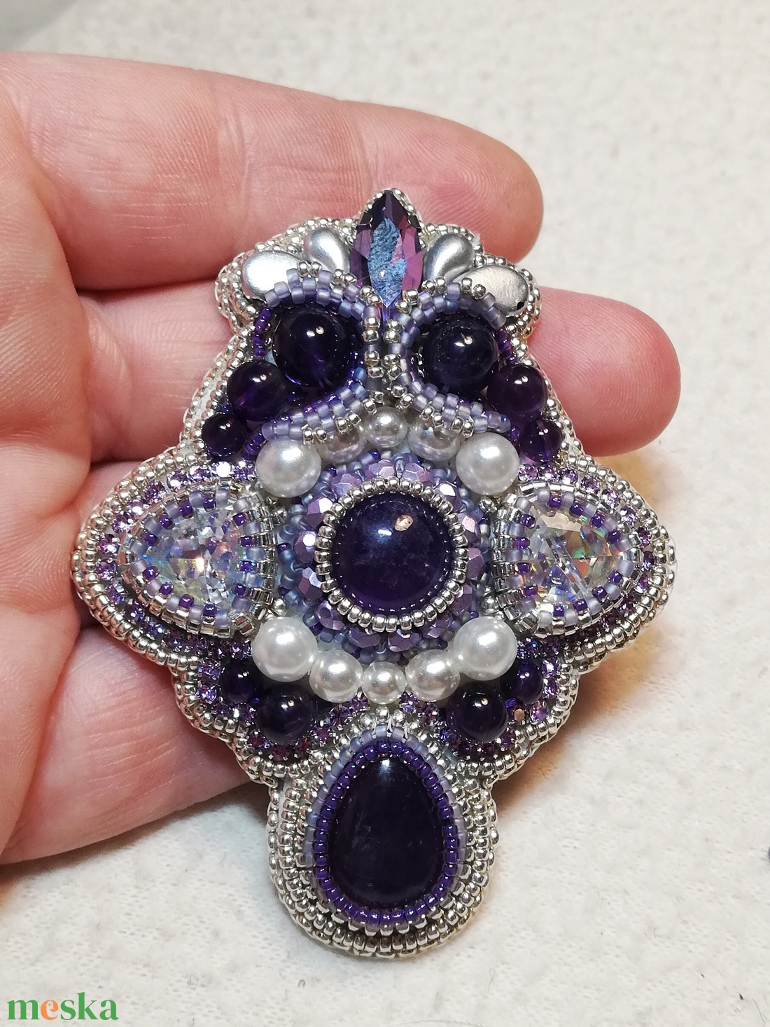 Ametiszt felséges bross - ékszer - kitűző és bross - kitűző - Meska.hu Ametiszt felséges bross - ékszer - kitűző és bross - kitűző - Meska.hu