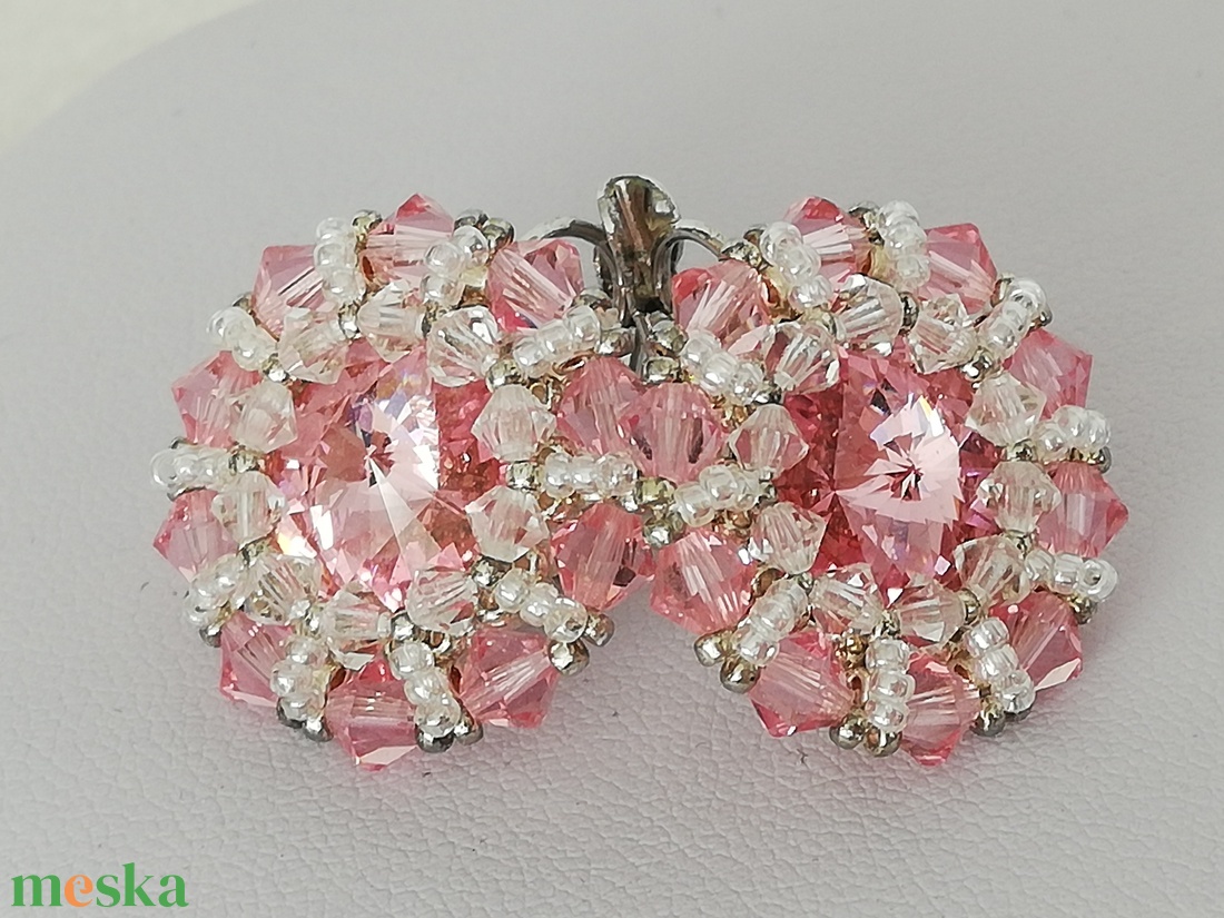 Swarovski kristályos, francia biztonsági alapra készült fülbevaló - ékszer - fülbevaló - lógós kerek fülbevaló - Meska.hu Swarovski kristályos, francia biztonsági alapra készült fülbevaló - ékszer - fülbevaló - lógós kerek fülbevaló - Meska.hu