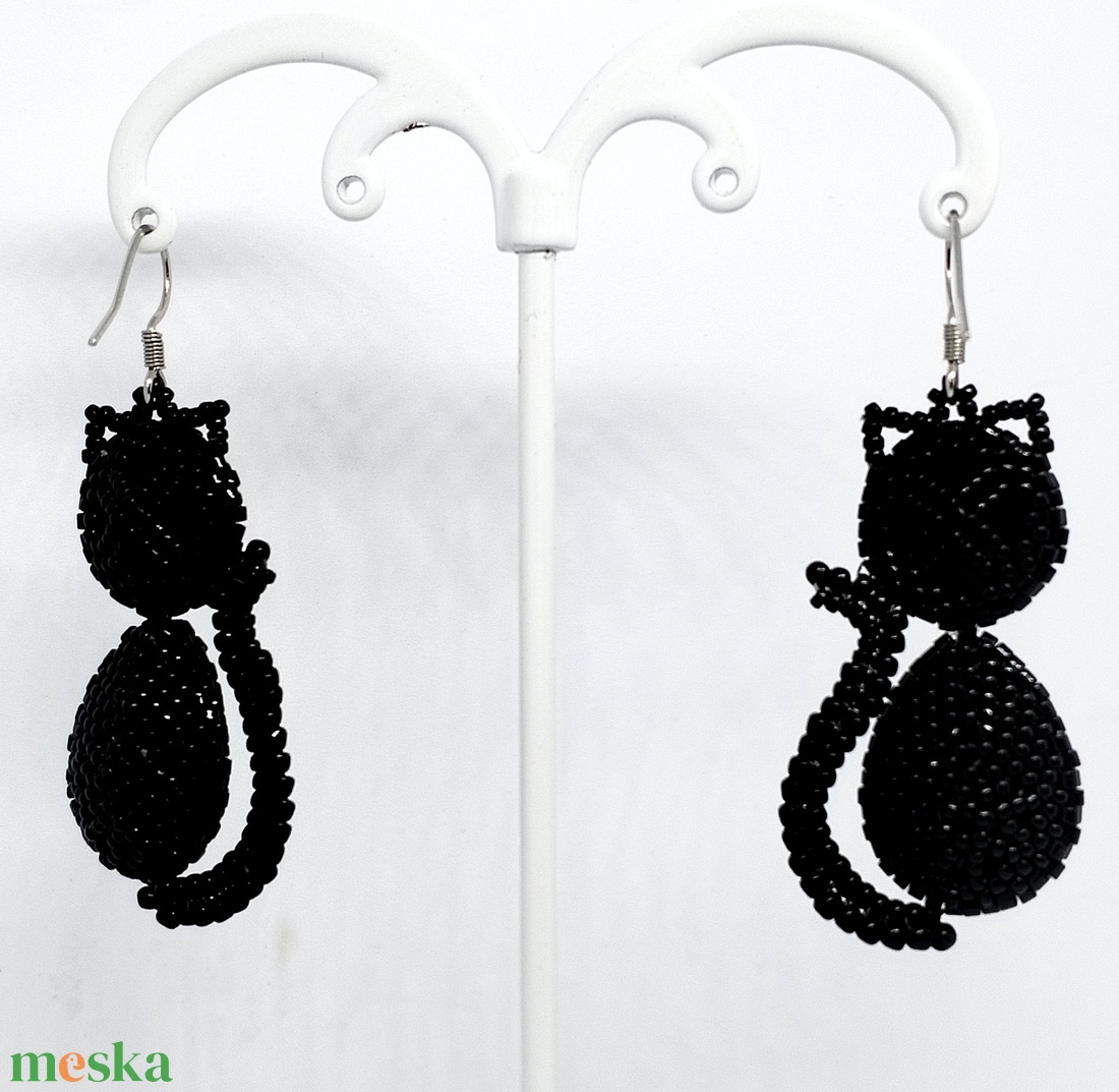 Black cat fülbevaló, kristályos macska fülbevaló  - ékszer - fülbevaló - lógó fülbevaló - Meska.hu