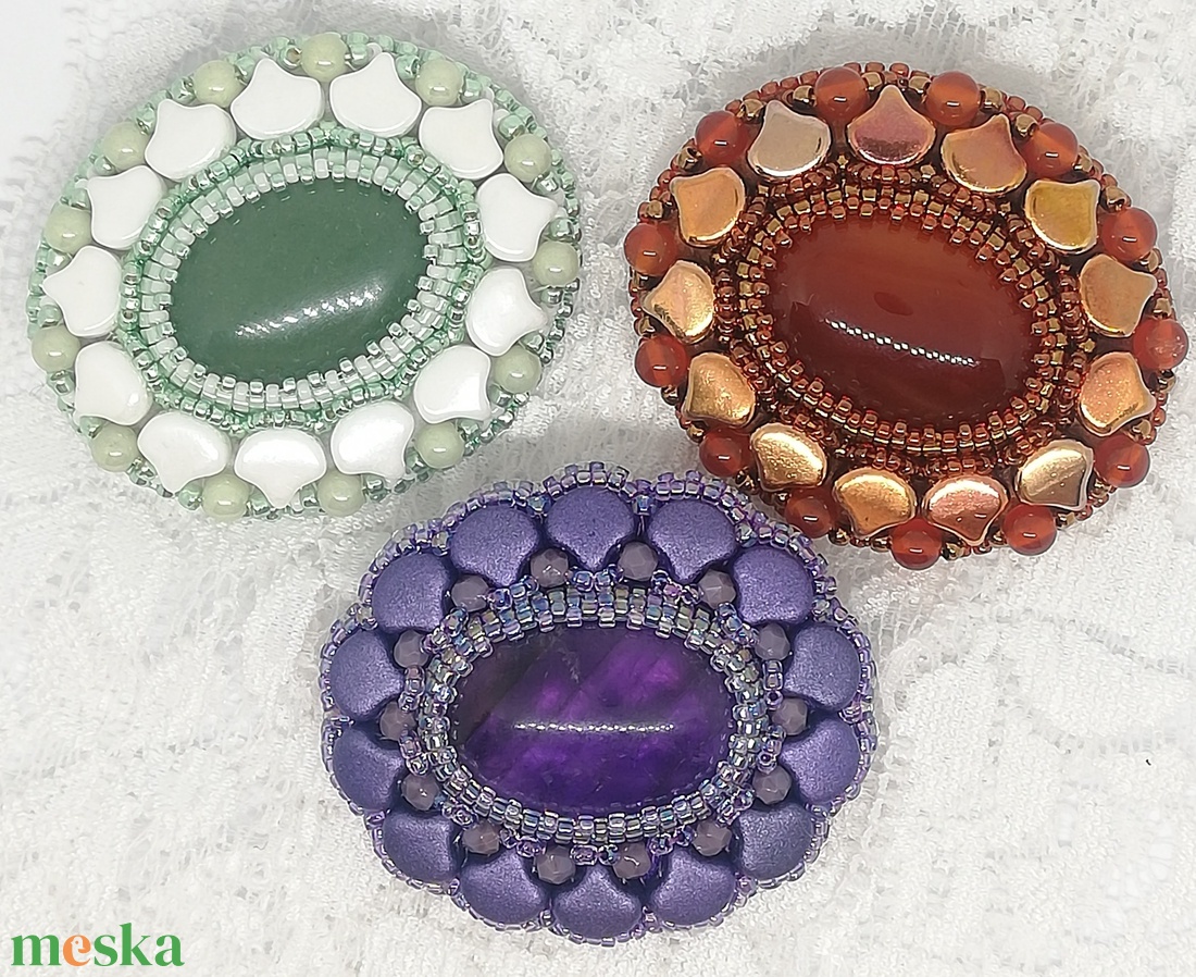 DIY - KIT - gyöngyhímző csomag - virágos hímzett borss - diy (csináld magad) - fűzésminták - Meska.hu DIY - KIT - gyöngyhímző csomag - virágos hímzett borss - diy (csináld magad) - fűzésminták - Meska.hu