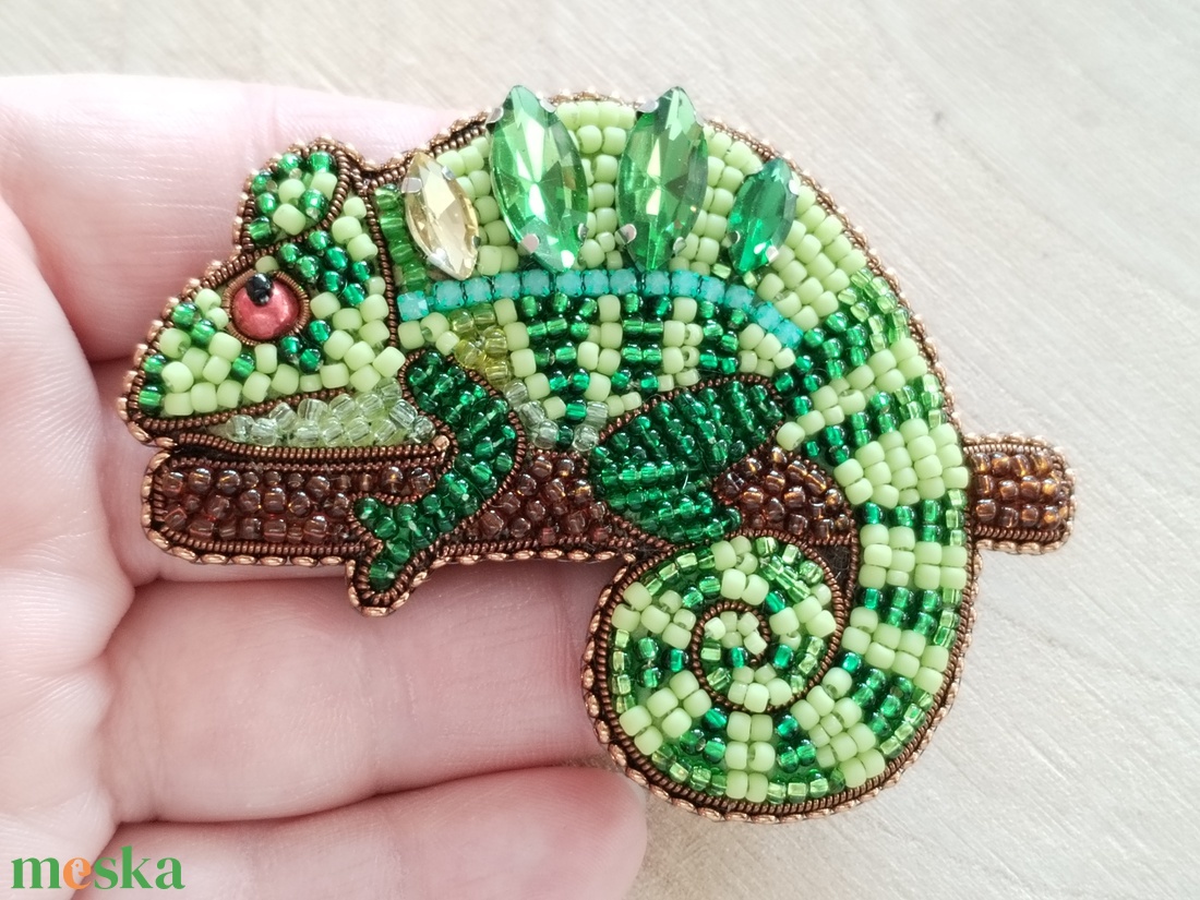 Kaméleon bross - ékszer - kitűző és bross - kitűző - Meska.hu Kaméleon bross - ékszer - kitűző és bross - kitűző - Meska.hu