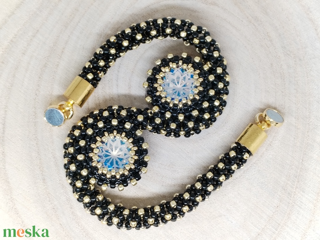 Végtelen elegancia fűzött karkötő - ékszer - karkötő - gyöngyös karkötő - Meska.hu